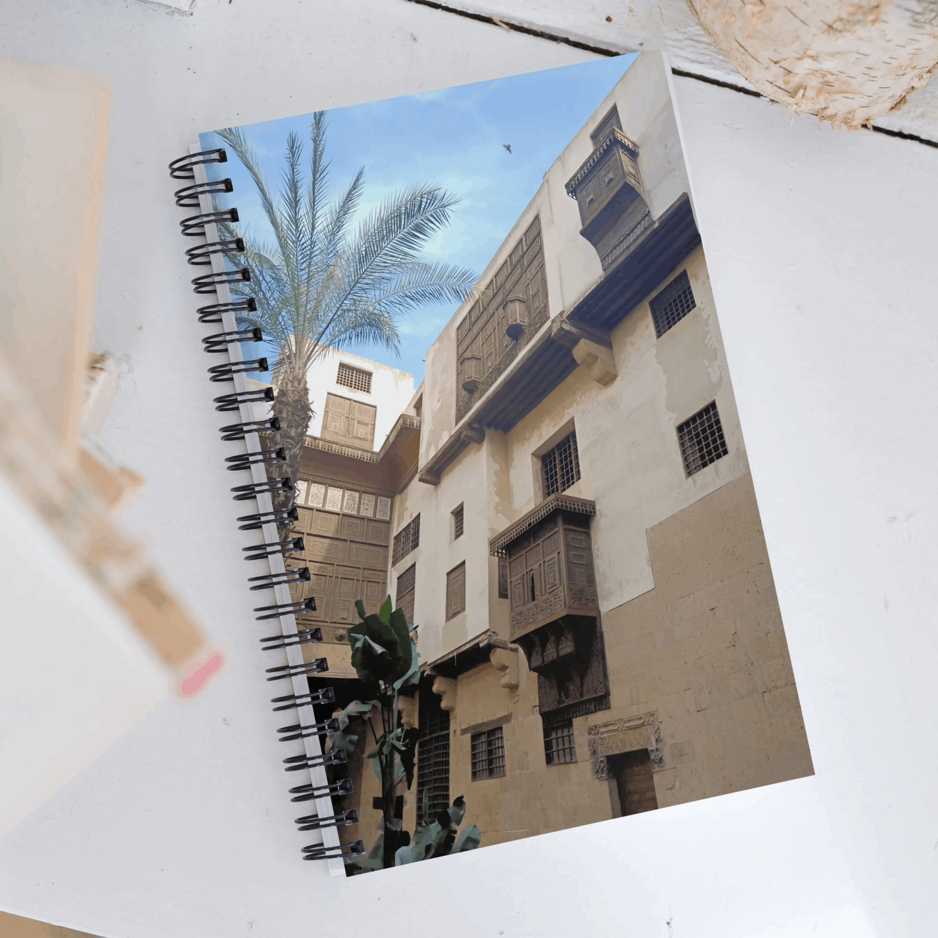 "تصميم دفتر (Notebook) تراثي: دمج التوثيق المعماري بالاستخدام اليومي".