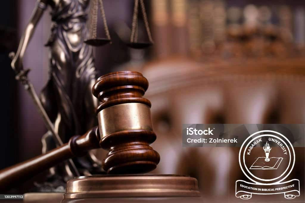 تقديم الاستشارات والخدمات القانونية