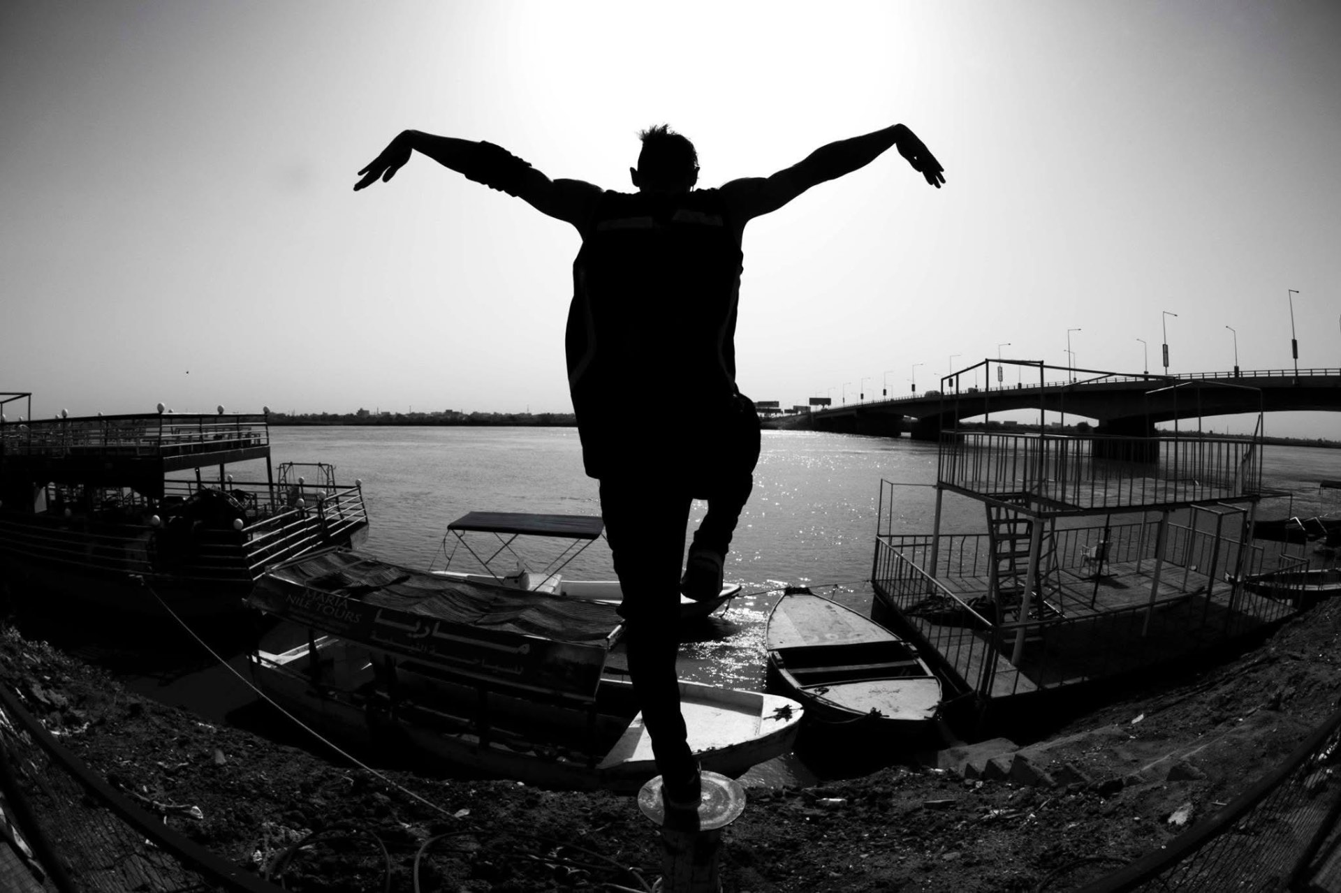 مصمم استعراضات ومؤدٍّ حركي محترف