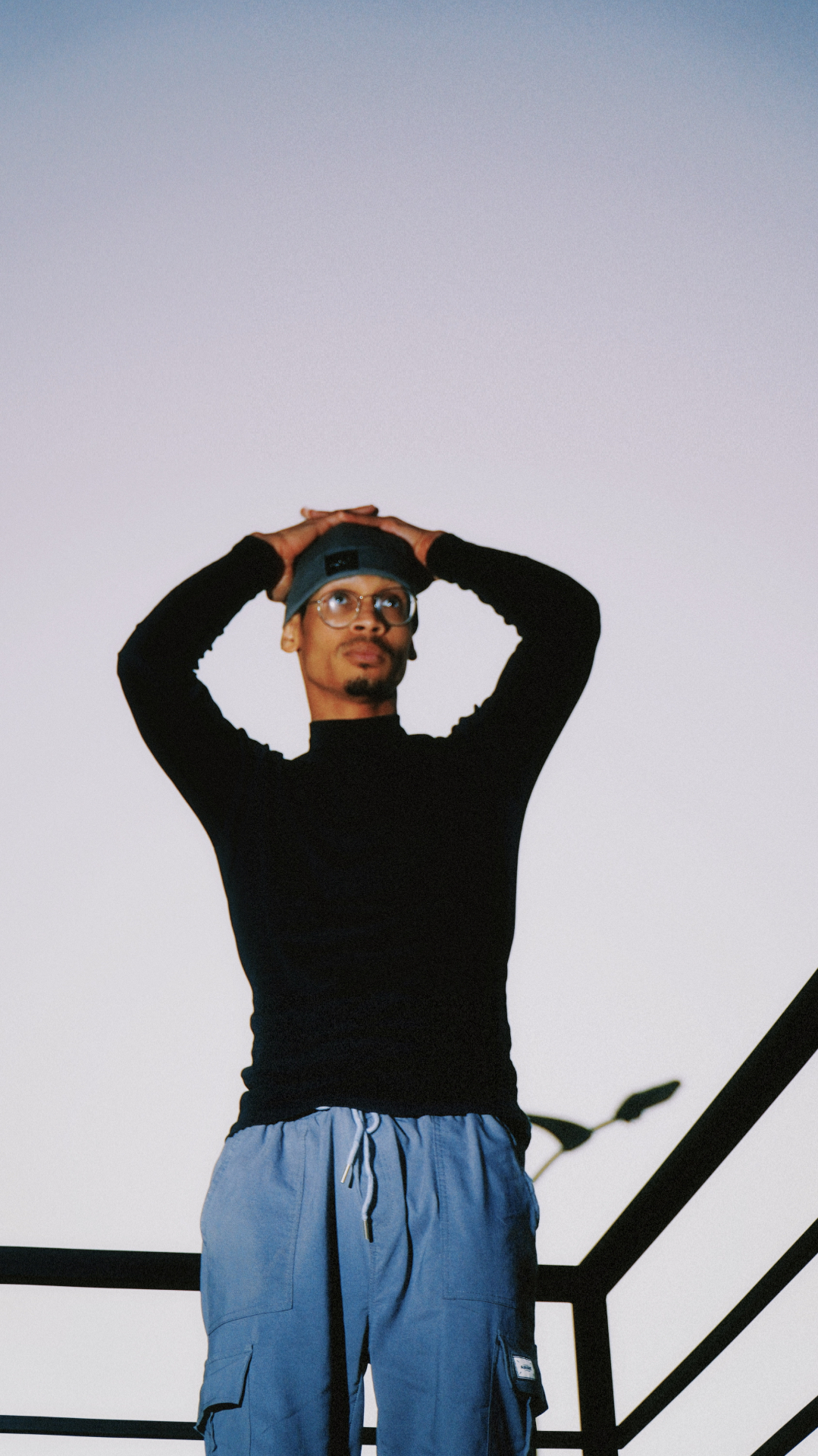 مصمم استعراضات ومؤدٍّ حركي محترف