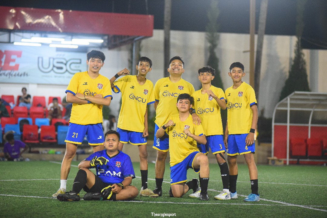 siap-menemani-bermain-sepak-bola-futsal