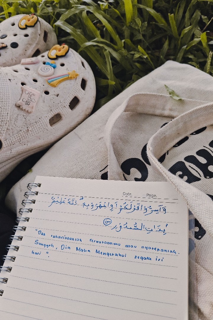 membuat-karya-tulis-sastra