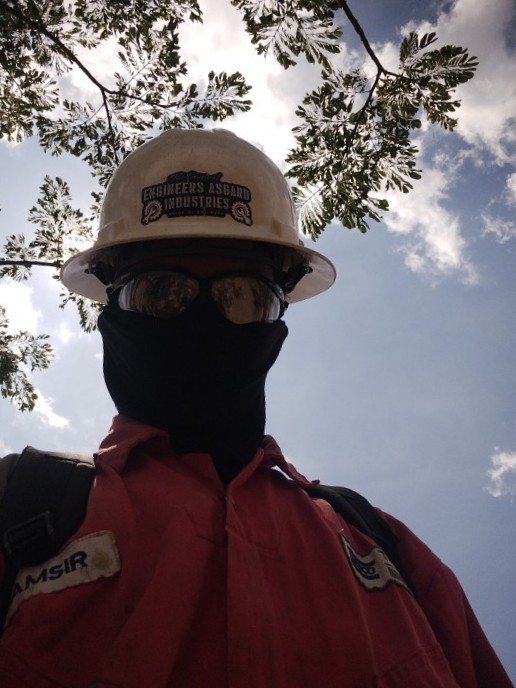 design-spanduk-poster-presentasi-logo-baju-dan-jaket